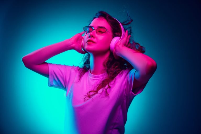 Top 5 AI Voice and Music Generation Tools